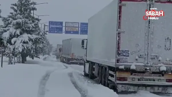 SON DAKİKA: Balıkesir Bursa karayolu kar sebebiyle kapandı, yüzlerce araç yolda kaldı | Video