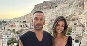 Selin Yağcıoğlu’yla 2 yıl süren aşkı son bulmuştu... Allan Hakko yeni sevgilisiyle ilk kez kameralarda!