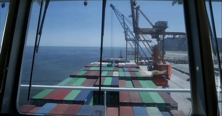 ABD’de denizde korkutan patlama: Kargo gemisi alevlere teslim oldu