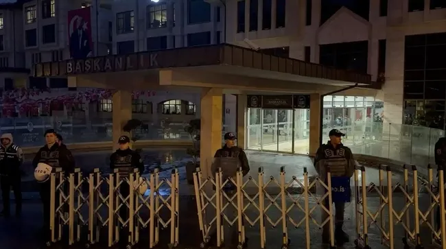 SON DAKİKA | Eyüpsultan Belediye Başkanı Özmen dahil 13 şüpheli tutuklandı