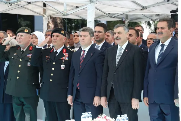 bakan-ciftci-amasyada-5-acilis-birden-yapti-1789485976646.jpg