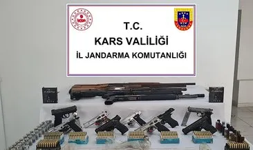 Kars’ta 25 adrese eş zamanlı ruhsatsız silah ve arananlar operasyonu: 11 kişi yakalandı! #kars