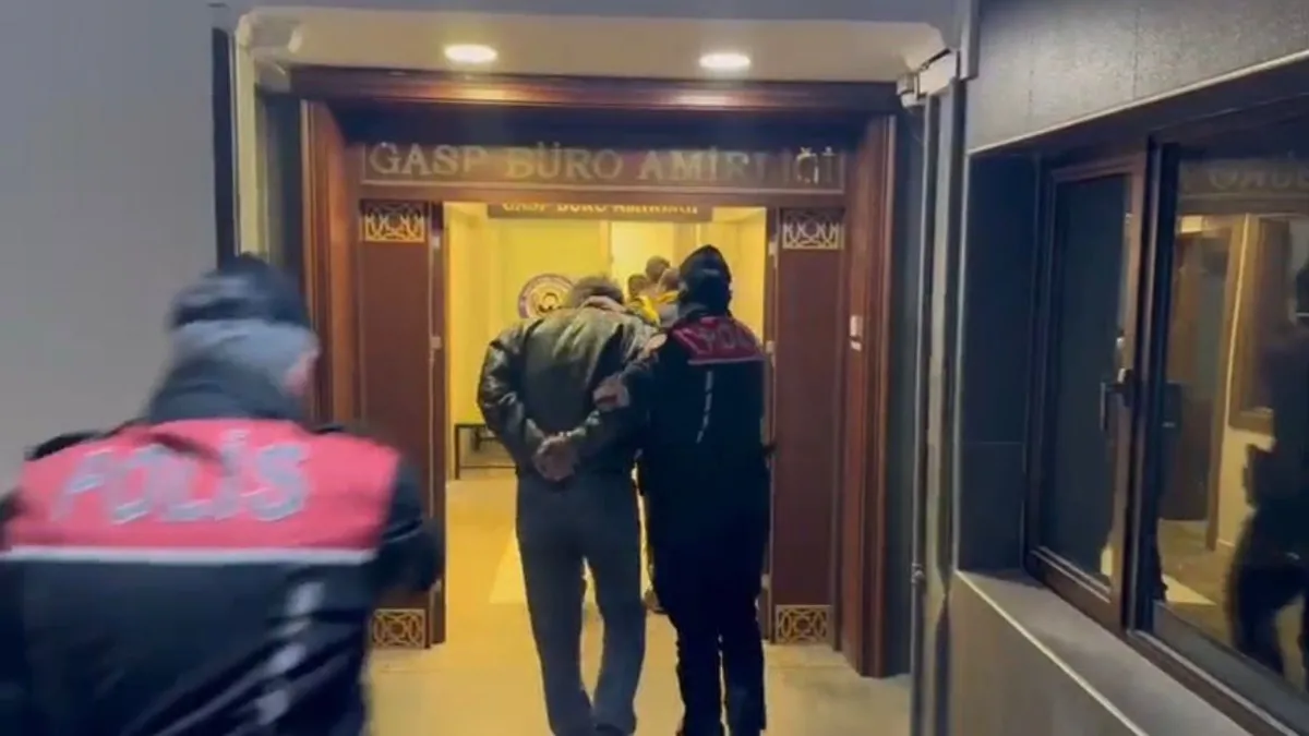 Ankara’da seyir halindeki kamyona silahlı saldırı Ankara’da seyir halindeki kamyona silahlı saldırı