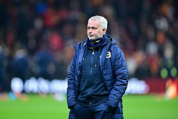 SON DAKİKA: Mourinho’dan Okan Buruk’a olay gönderme! Kulübede hakemin başında maymun gibi zıplıyorlardı