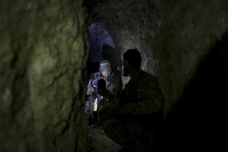 Tel Abyad’daki Ermeni Kilisesi önce DEAŞ sonra PKK tarafından karargah olarak kullanılmış