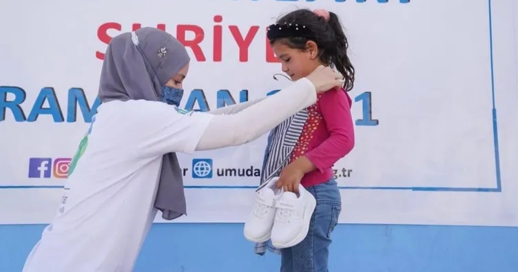 Gamze Özçelik’ten anlamlı ziyaret! Gamze Özçelik Ramazan Bayramı’nda da gönüllere taht kurdu...