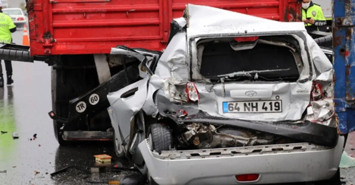 Son Dakika Haber Izmir De Feci Kaza 9 Arac Birbirine Girdi Mucize Kurtulus Son Dakika Haberler