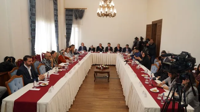 ak-parti-genel-baskan-yardimcisi-yayman-dijital-aglar-kendini-devletlerin-uzerinde-goruyor-1779193651284.jpg