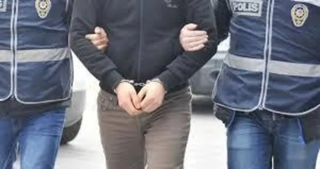 İzmir merkezli FETÖ operasyonuna 3 tutuklama!