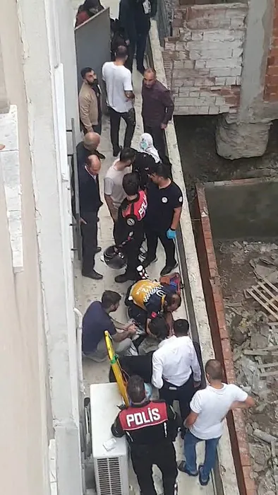 Evden kaçmak istedi: 16 yaşındaki genç kız 2. kattan aşağıya düştü!