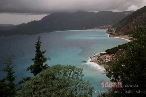 Fethiye'de deniz, rengiyle büyüledi