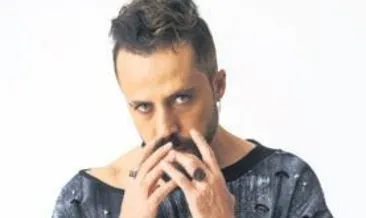 Albümün ilk şarkısını paylaştı