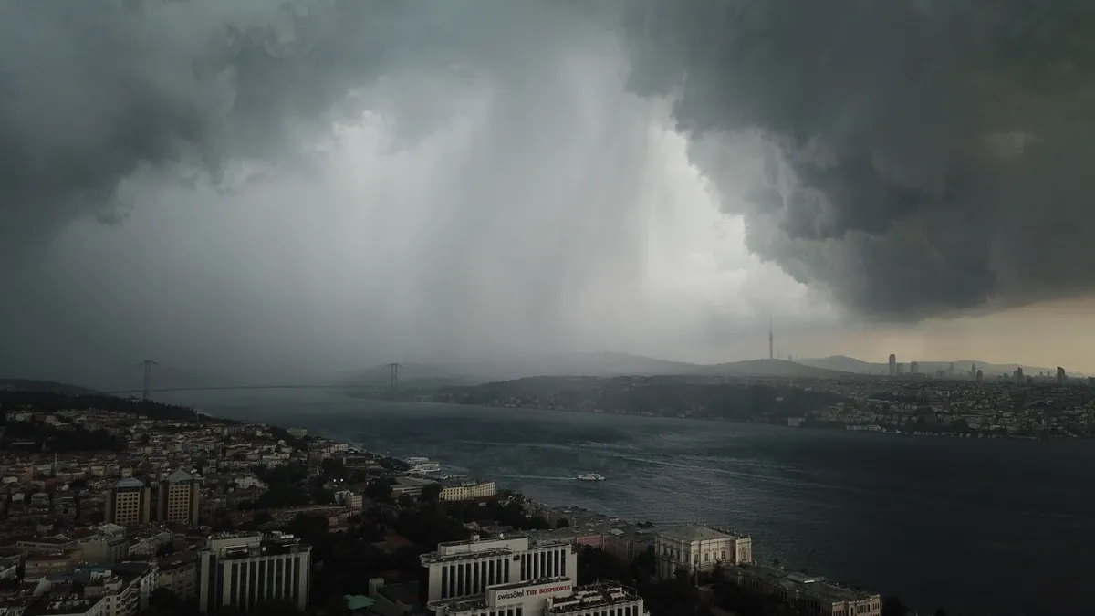 İstanbul’a sağanak yağış geliyor: 5 gün boyunca devam edecek İstanbul’a sağanak yağış geliyor: 5 gün boyunca devam edecek