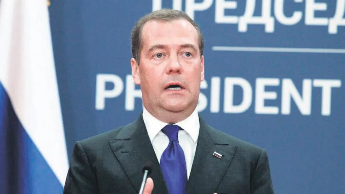 Medvedev: AB’yi aptallar yönetiyor