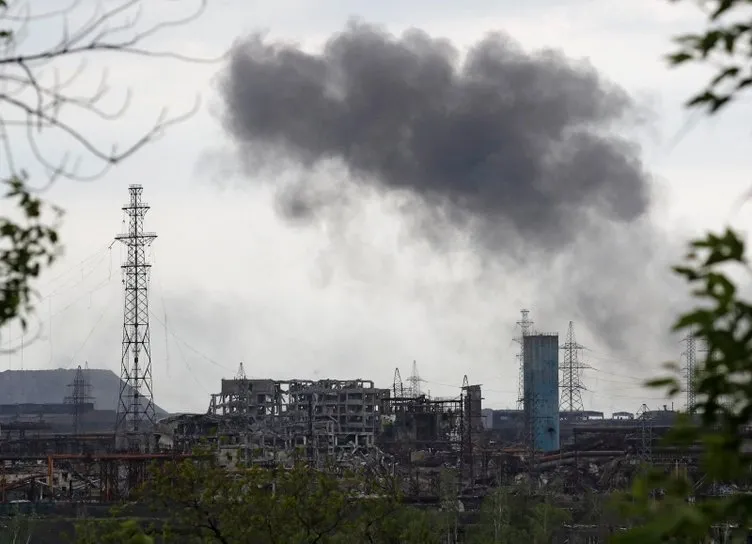 Ukrayna’nın küle dönen şehri Mariupol’ün son kalesine fosfor bombası yağmuru! İnsanı içten dışa yakıyor...