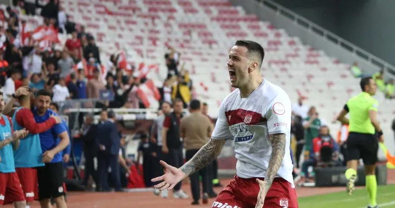 Sivasspor’da Rey Manaj sürprizi!
