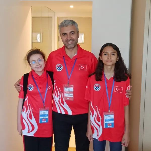 avrupa-satranc-turnuvasinda-turkiye-u12-kizlarda-sampiyon-oldu-1719589045521.jpg