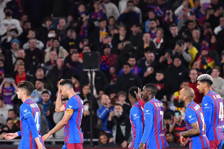 Barcelona’da ayrılık depremi! Xavi Hernandez biletlerini kesti tam 9 dünya yıldızı satış listesinde…