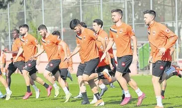 Adanaspor toplanıyor