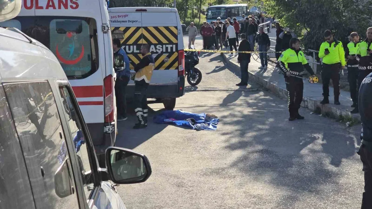 Karabük'te 3 yaşındaki çocuk minibüsün altında kaldı Karabük'te 3 yaşındaki çocuk minibüsün altında kaldı