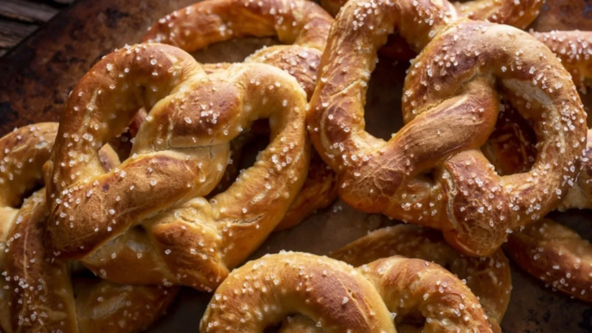 Pretzel tarifi: Çay saatlerinizin vazgeçilmezi olacak