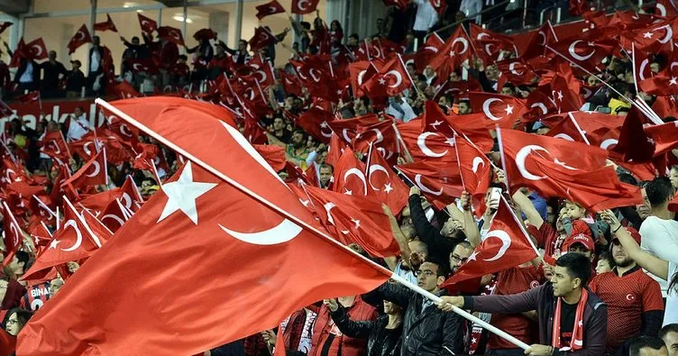 Türkiye-İzlanda maçının biletleri tükendi