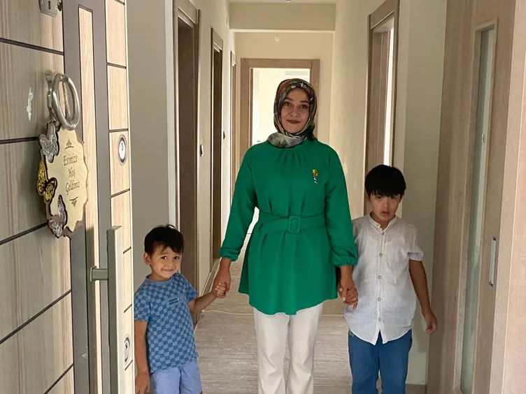 Depremzedeler konutlarına taşınıyor! Bu ev bize umut oldu Devletimiz umutlarımızı yeniden yeşertti