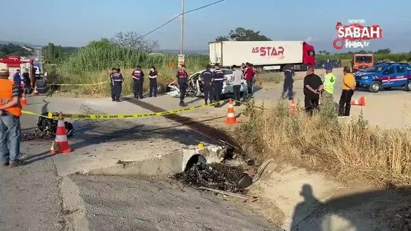 Kazada otomobilin motoru yola fırladı, araçtan çok sayıda uyuşturucu madde çıktı: 1 ölü | Video