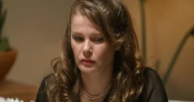 Camdaki Kız 80. bölüm izle Kanal D ekranı ile Camdaki Kız son bölüm TEK PARÇA izle: Hayri, Nalan’a itiraf ediyor!