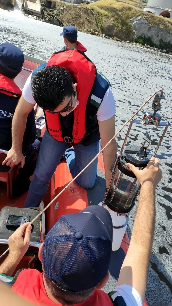 musilajla-mucadele-kapsaminda-bakanliktan-marmara-denizine-siki-takip-1747750629009.jpg