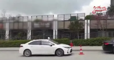 Ataşehir’de dubalarla kendisine park alanı oluşturan değnekçi yakalandı | Video