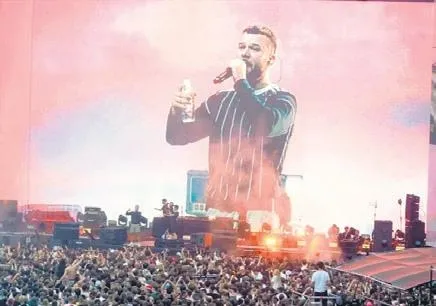 İstanbul’da garip, etkileyici bir konser!
