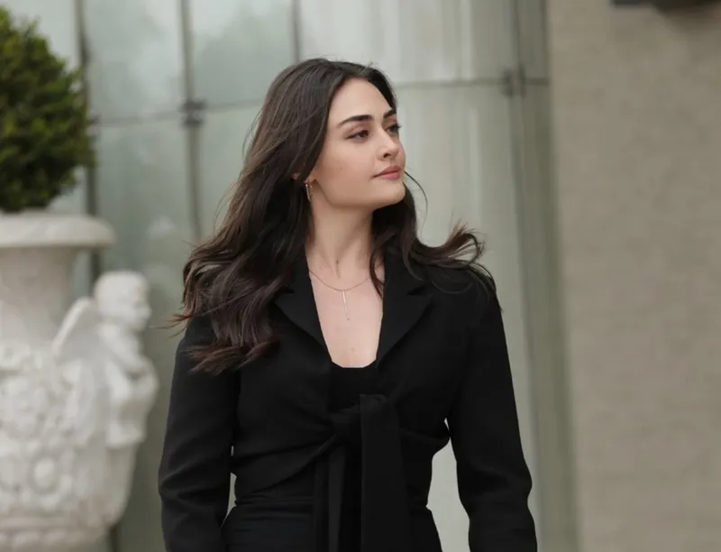 Ramo ne zaman final yapacak, Sibel (Esra Bilgiç) diziden ayrılacak mı? Ramo final iddiası sonrası şimdi de Esra Bilgiç'e şok!