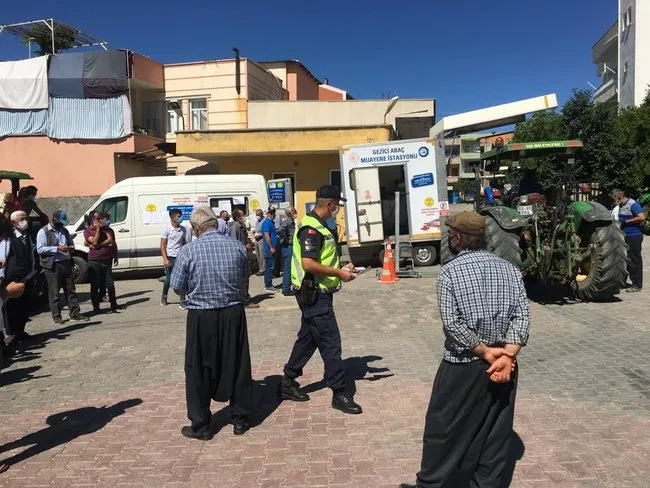 Traktörler tek tek muayeneden geçirildi