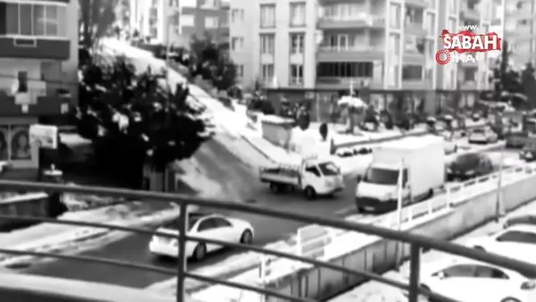 Bursa'da otomobillerin buz dansı! Kamyonete böyle çarptılar | Video