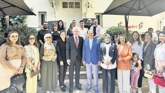 gundelik-mucizeler-sergisi-tas-konakta-acildi-1750885166992.jpeg