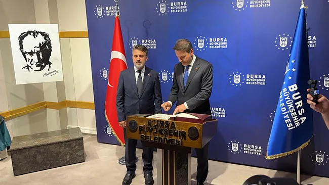 bakan-bayraktar-17-milyon-hanenin-gaz-ihtiyaci-karadenizden-karsilanacak-1787850589031.jpeg Bakan Bayraktar: 17 milyon hanenin gaz ihtiyacı Karadeniz'den karşılanacak