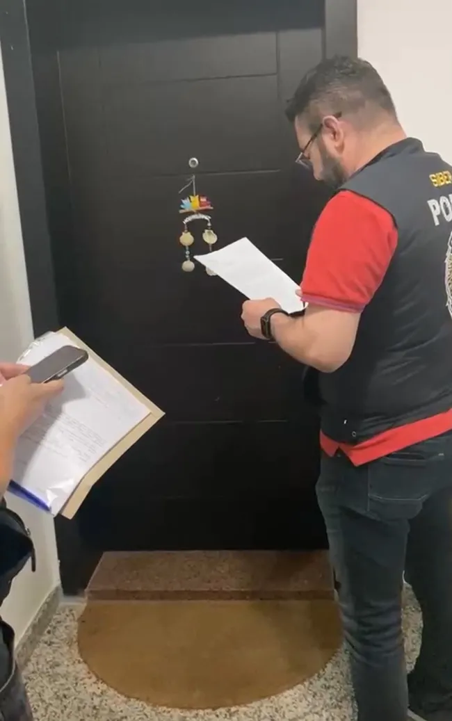 chpde-secmen-verileri-iddiasinda-flas-gelisme-bassavcilik-dugmeye-basti-iki-adrese-operasyon-duzenlendi-1785343233428.jpeg CHP'de seçmen verileri iddiasında flaş gelişme! Başsavcılık düğmeye bastı: İki adrese operasyon düzenlendi