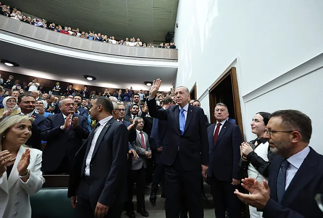 son-dakika-baskan-erdogandan-chpye-yerel-secim-tepkisi-verilen-vaatlerin-hepsi-rafa-kalkti-1721814999883.jpeg Son dakika: Başkan Erdoğan'dan CHP'ye