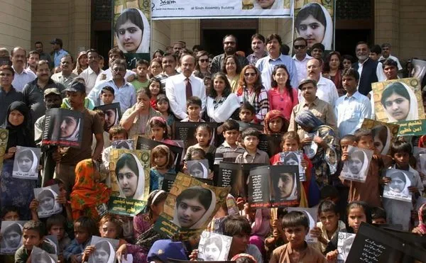 Malala Günü'nde binler toplandı