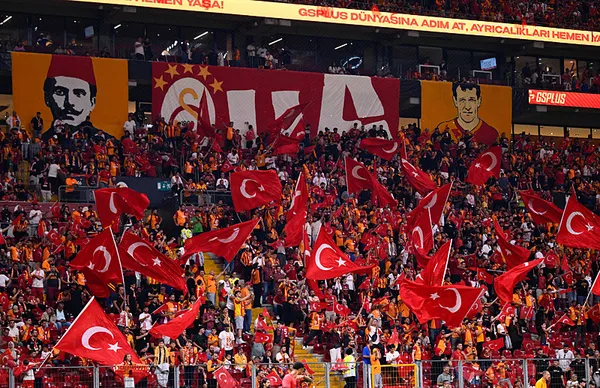 canli-super-ligde-galatasaray-goztepe-maci-ilk-yari-oynaniyor-1788029549485.jpeg