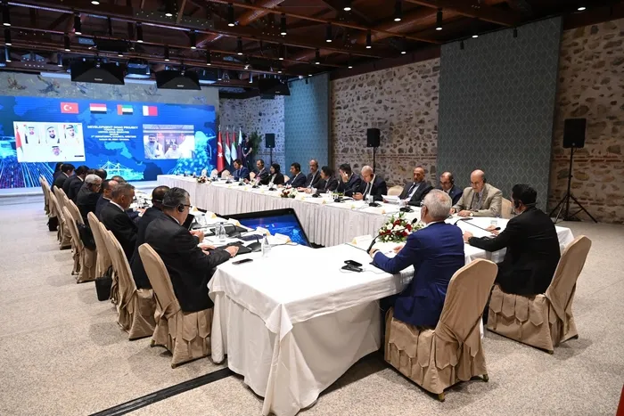 kalkinma-yolu-projesi-icin-onemli-bulusma-bakanlar-konseyi-istanbulda-toplandi-1724944607484.jpg