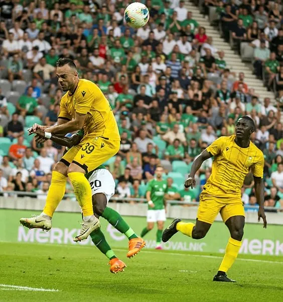 Olimpija Ljubljana - Yeni Malatyaspor maçında Farnolle'e ırkçı saldırı