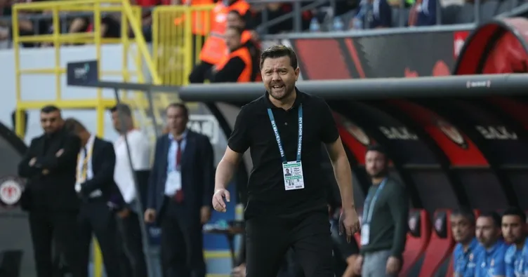 Uğur Uçar’dan veda mesajı!