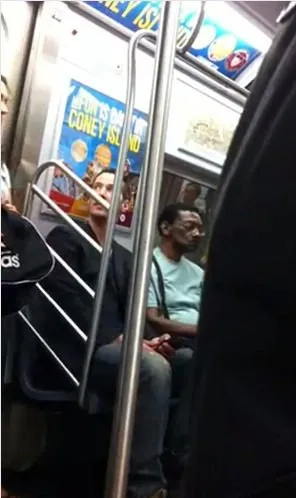 Ünlüler de metroyu kullanıyor