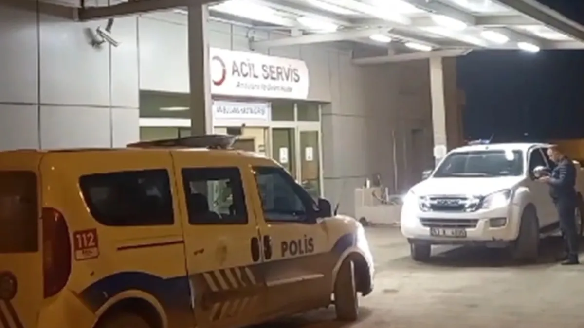 Evine giderken önce yolunu kesti sonra boğazından bıçakladı! 20 yaşındaki Adem hayatını kaybetti Evine giderken önce yolunu kesti sonra boğazından bıçakladı! 20 yaşındaki Adem hayatını kaybetti