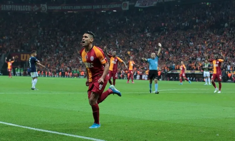 Rıdvan Dilmen’den şok sözler: Galatasaray’dan kaç oyuncuyu Başakşehir’de oynatırsın