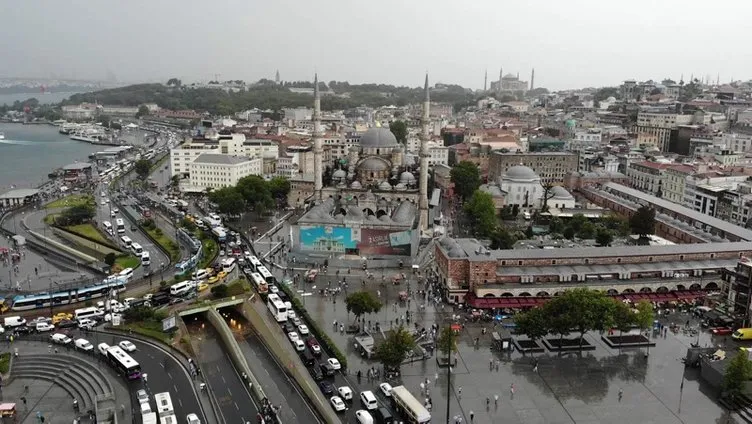 Eminönü'nde selin ardından son durum