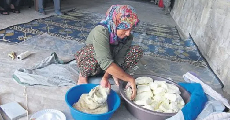 Sofralara 1 yılda hazırlanıp geliyor