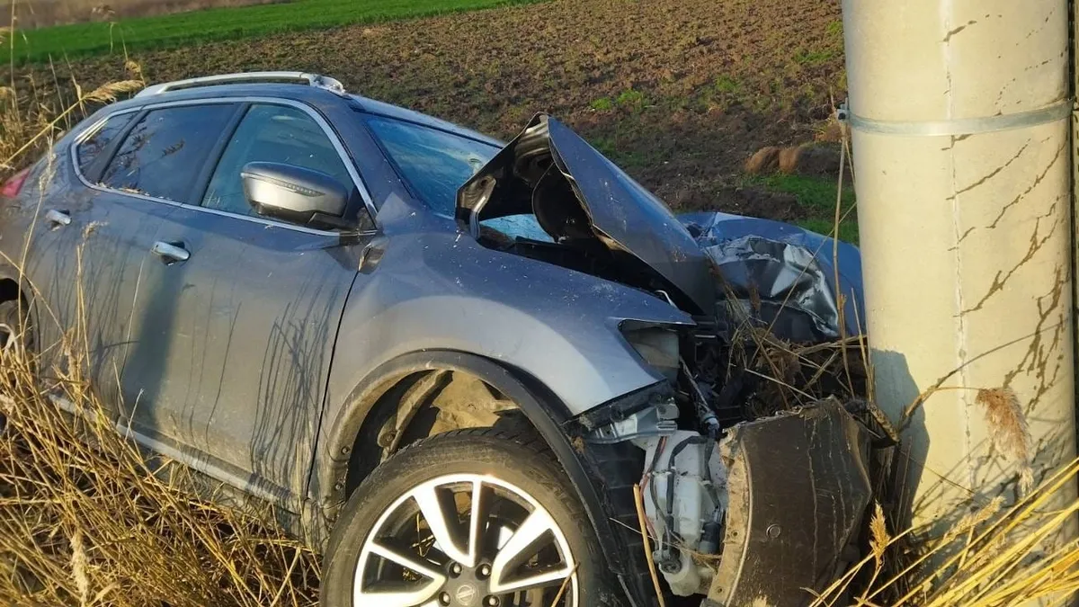 Bursa’da beton direğe çarptı: Otomobilin sürücüsü ağır yaralandı! Bursa’da beton direğe çarptı: Otomobilin sürücüsü ağır yaralandı!